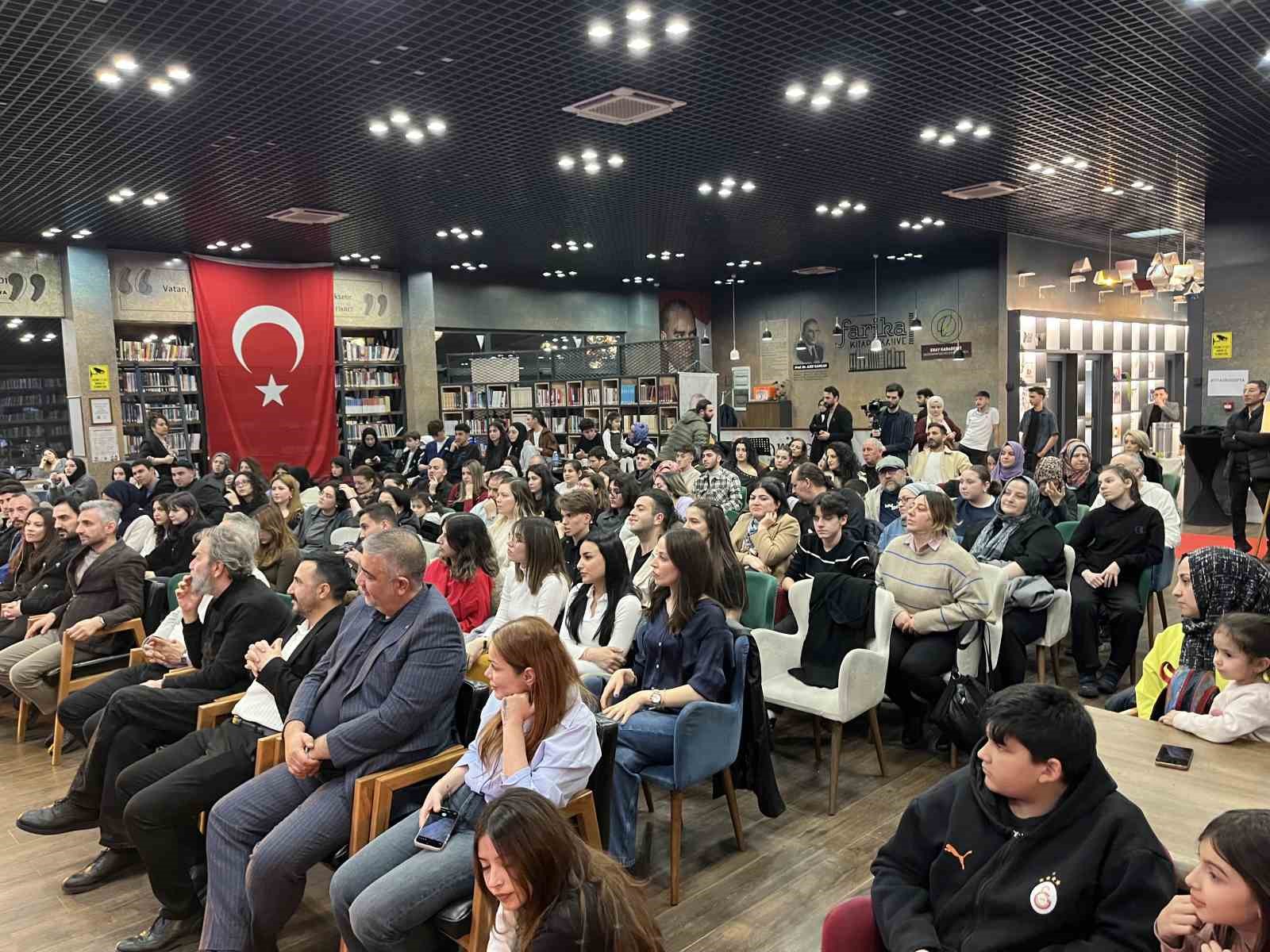 Gaziosmanpaşa’da 27 Mart Dünya Tiyatrolar Günü etkinliği düzenlendi
Gaziosmanpaşa’da 27 Mart Dünya Tiyatrolar Günü etkinliği düzenlendi