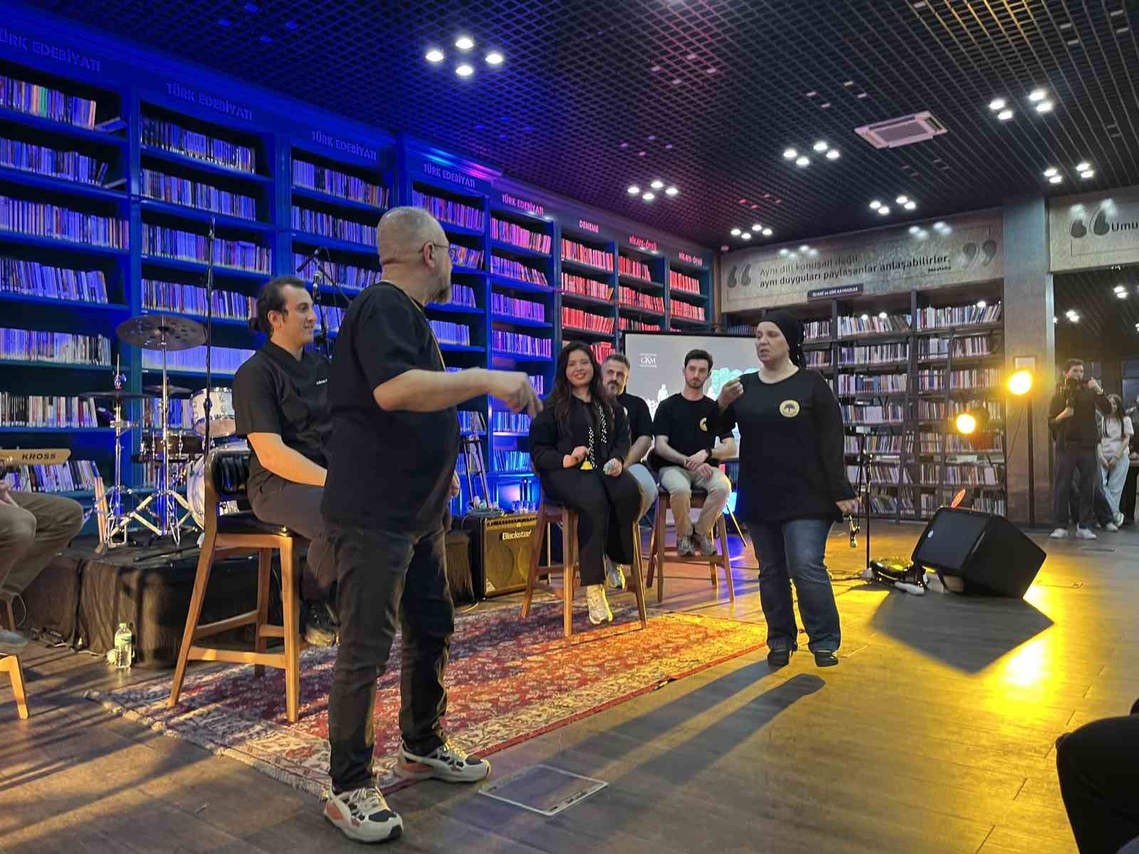 Gaziosmanpaşa’da 27 Mart Dünya Tiyatrolar Günü etkinliği düzenlendi
Gaziosmanpaşa’da 27 Mart Dünya Tiyatrolar Günü etkinliği düzenlendi