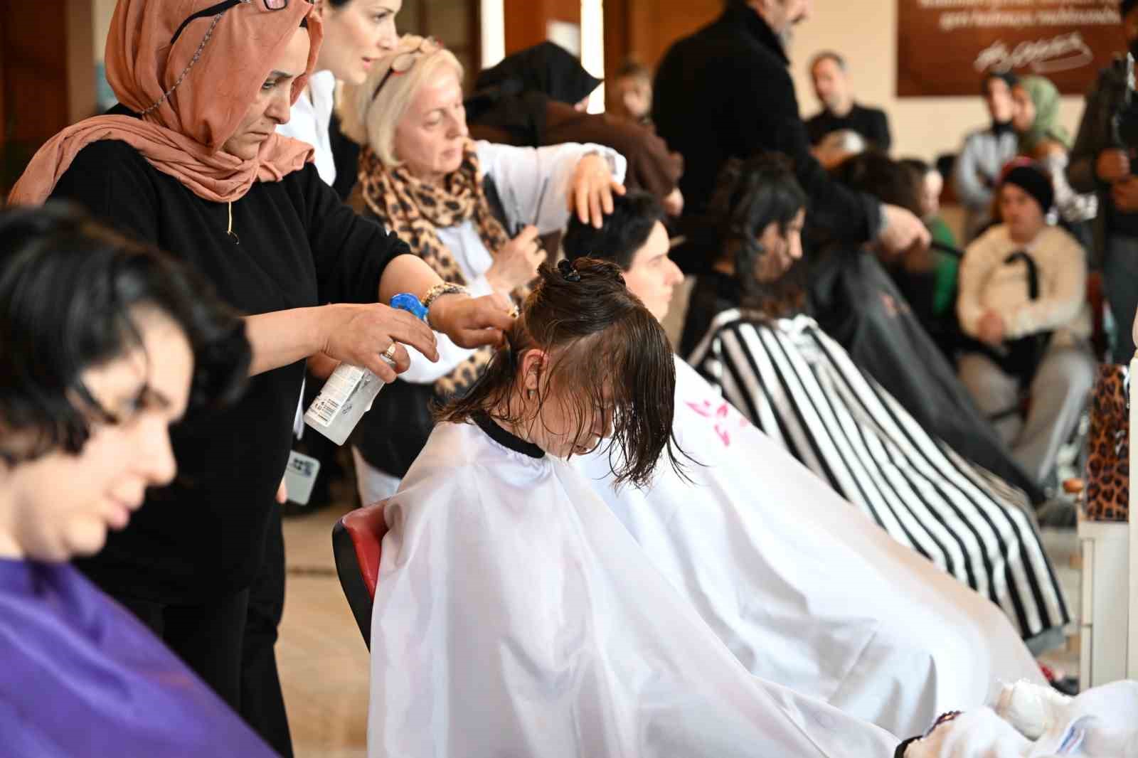 Gaziosmanpaşa’da "Birlikte Güzeliz" projesi dayanışmayla güçleniyor
