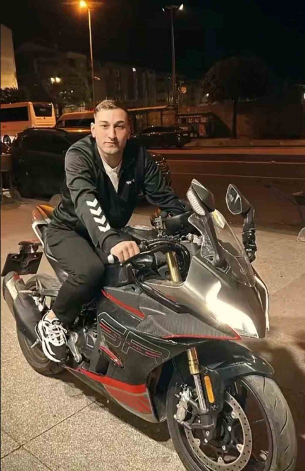 Gaziosmanpaşa’da kız kardeşinin yanındaki genci bıçaklayarak öldürdü
