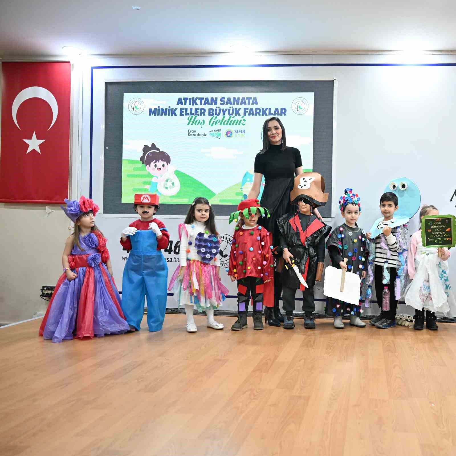 Gaziosmanpaşa’da Sıfır Atık projesi: Elbise, çanta, müzik aleti yaptılar
