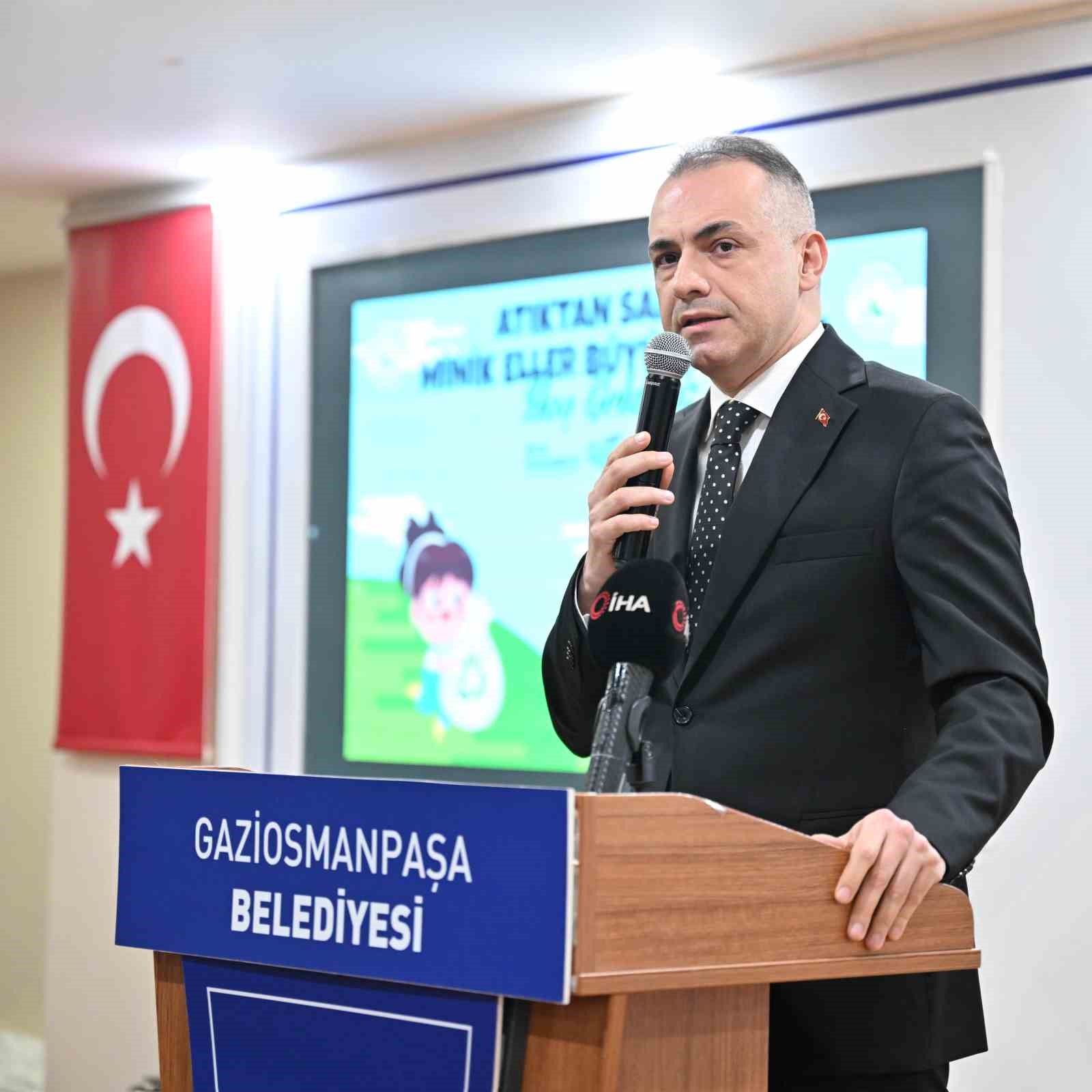 Gaziosmanpaşa’da Sıfır Atık projesi: Elbise, çanta, müzik aleti yaptılar
