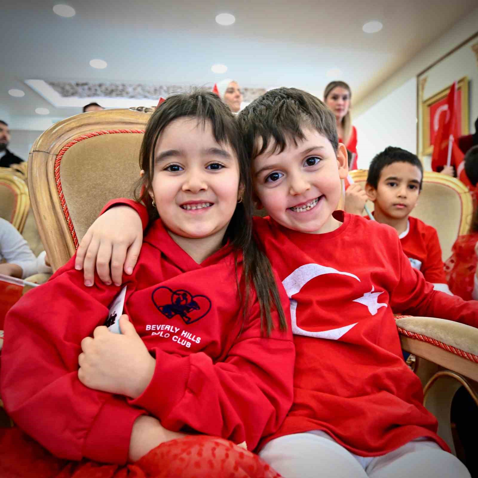 Gaziosmanpaşalı miniklerin gururlandıran bayrak sevgisi
