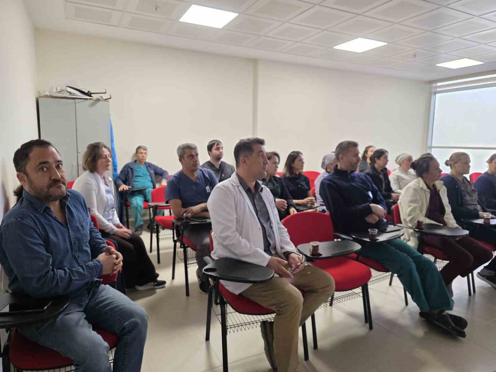 Gazipaşa Devlet hastanesinde personele temel yaşam desteği eğitimi
