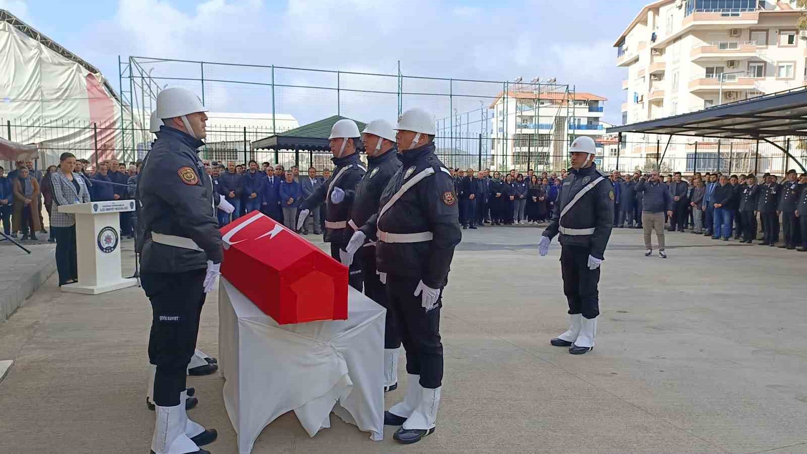 Gazipaşa Havalimanı’nda görevli polis memuru hayatını kaybetti
