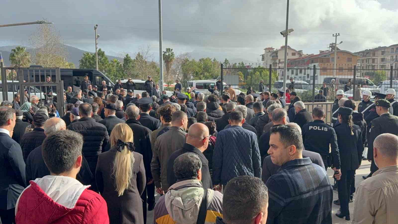 Gazipaşa Havalimanı’nda görevli polis memuru hayatını kaybetti
