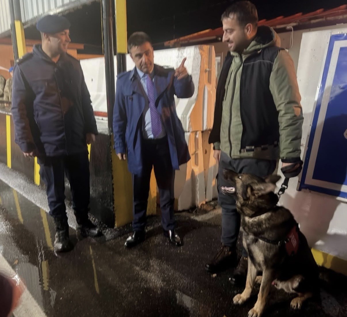 Gazipaşa Kaymakamı yılbaşı gecesinde görevli ekipleri yalnız bırakmadı
