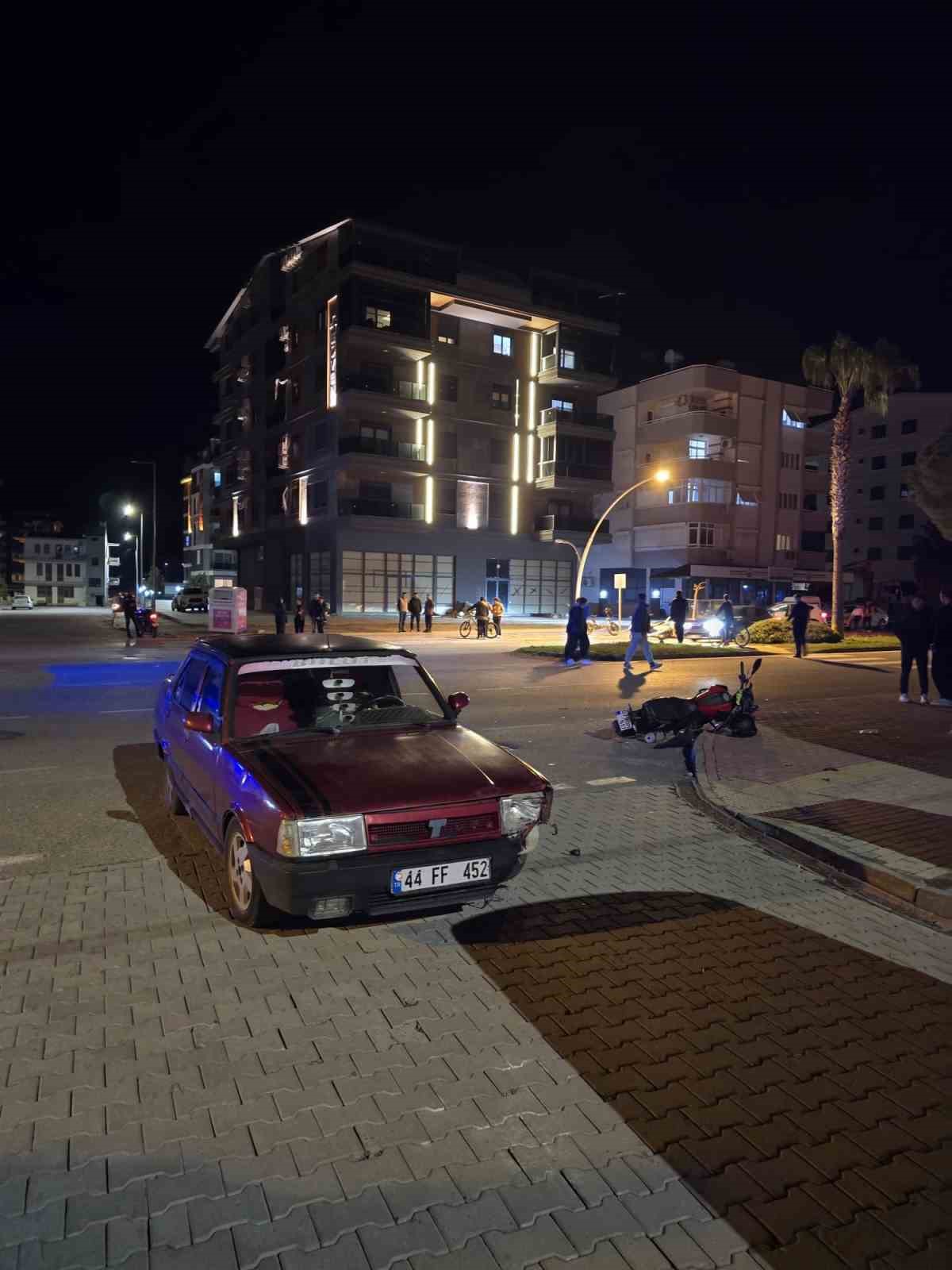 Gazipaşa’da motosiklet ile otomobil çarpıştı: 2 yaralı
