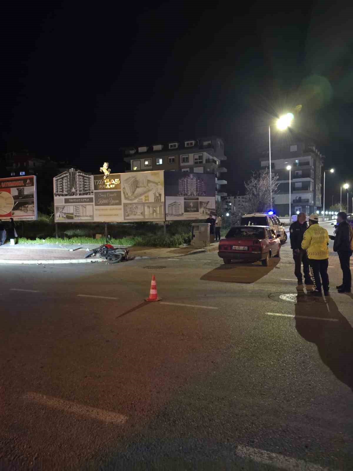 Gazipaşa’da motosiklet ile otomobil çarpıştı: 2 yaralı
