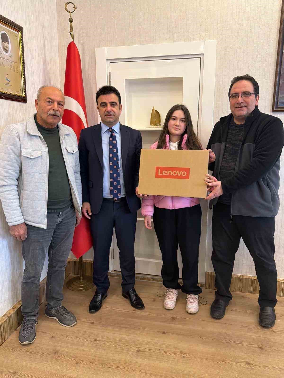 Gazipaşa’da yangın mağduru öğrenciye devlet şefkati
