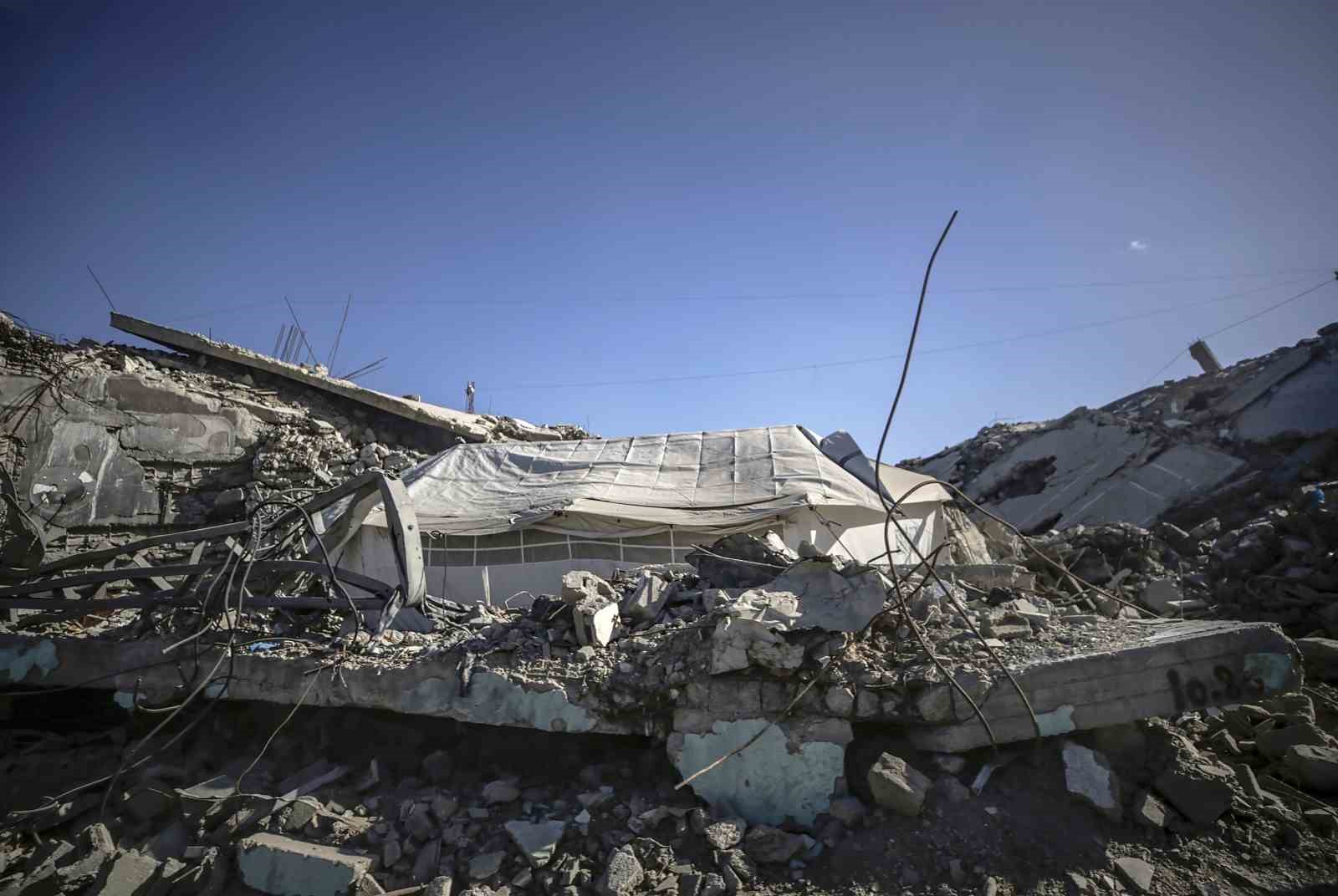 Gazze’de can kaybı 72 bin 49’a yükseldi
