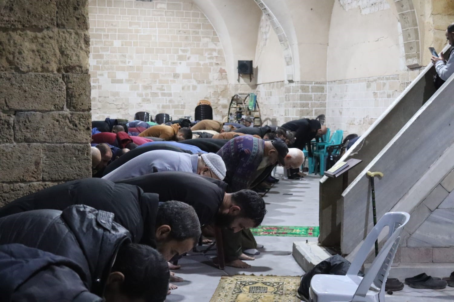 Gazze’deki Büyük Ömer Camii’nde teravih namazı kılındı
Gazze’deki Büyük Ömer Camii’nde teravih namazı kılındı