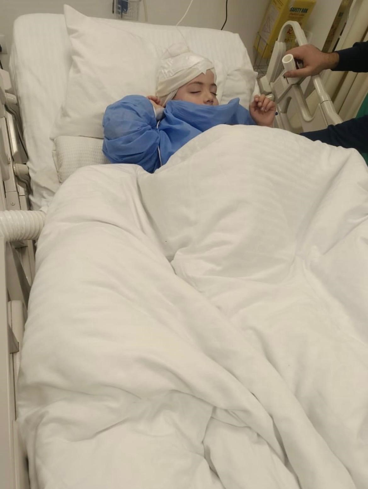 Gazzeli Awad, 1,5 yıldır kafasında taşıdığı mermiden Türk yardımseverlerin desteğiyle kurtuldu
