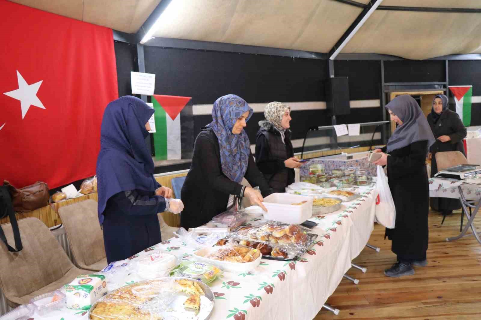 Gazze’ye umut için Oltu’da  hayır çarşısı
