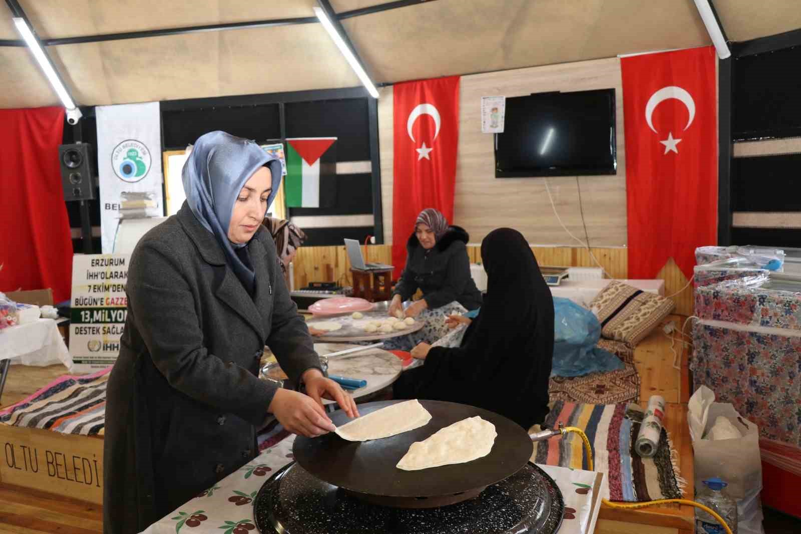 Gazze’ye umut için Oltu’da  hayır çarşısı
