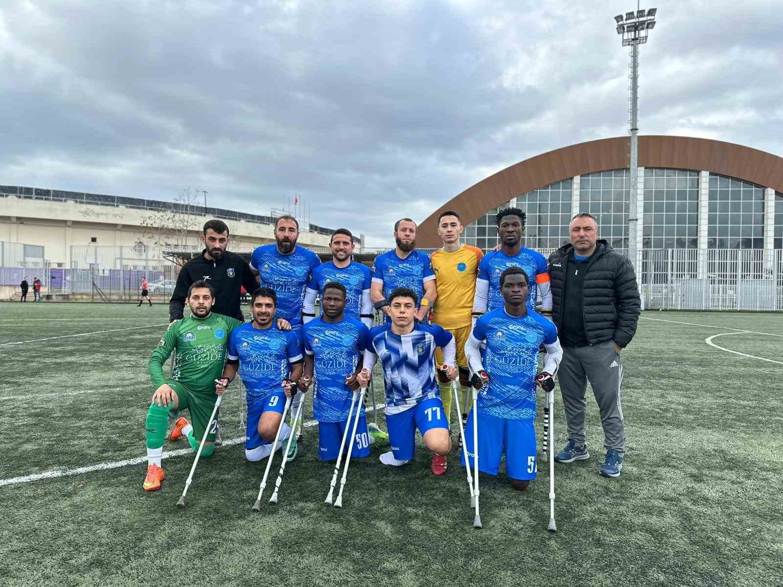 Gebze Belediyesi Ampute Futbol Takımı, TSK Rehabilitasyon Merkezi’ni 3-0 yendi
