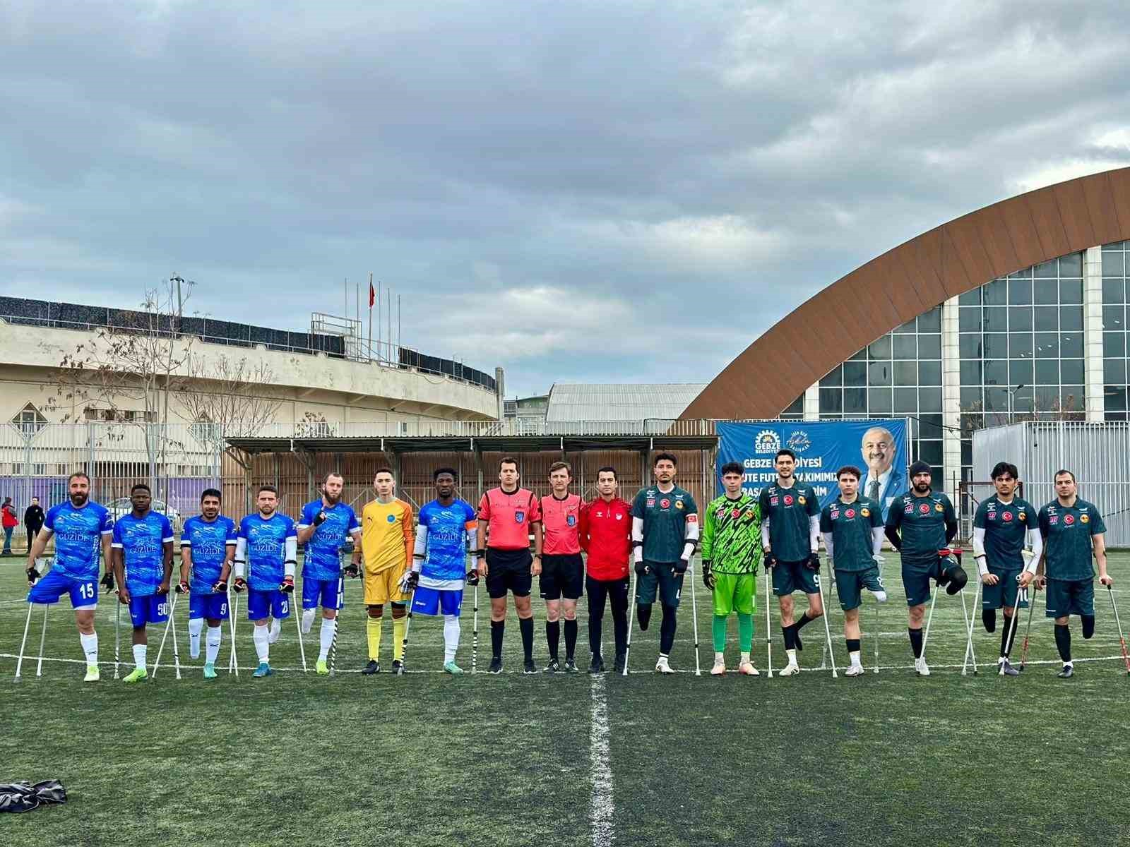 Gebze Belediyesi Ampute Futbol Takımı, TSK Rehabilitasyon Merkezi’ni 3-0 yendi
