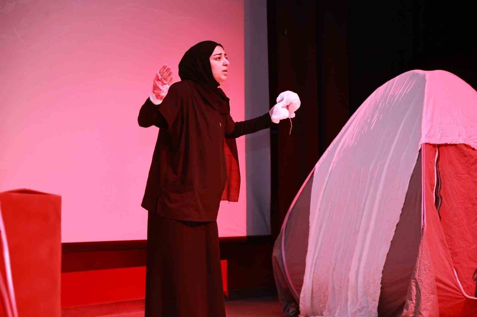 Gebze’de "Gazze’nin Kadınları" oyunu sahnelendi
