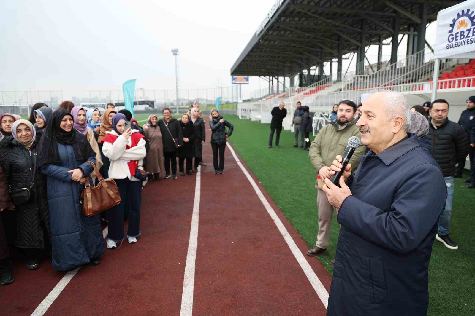 Gebze’de kadınlar sağlıklı yaşam için yürüdü
