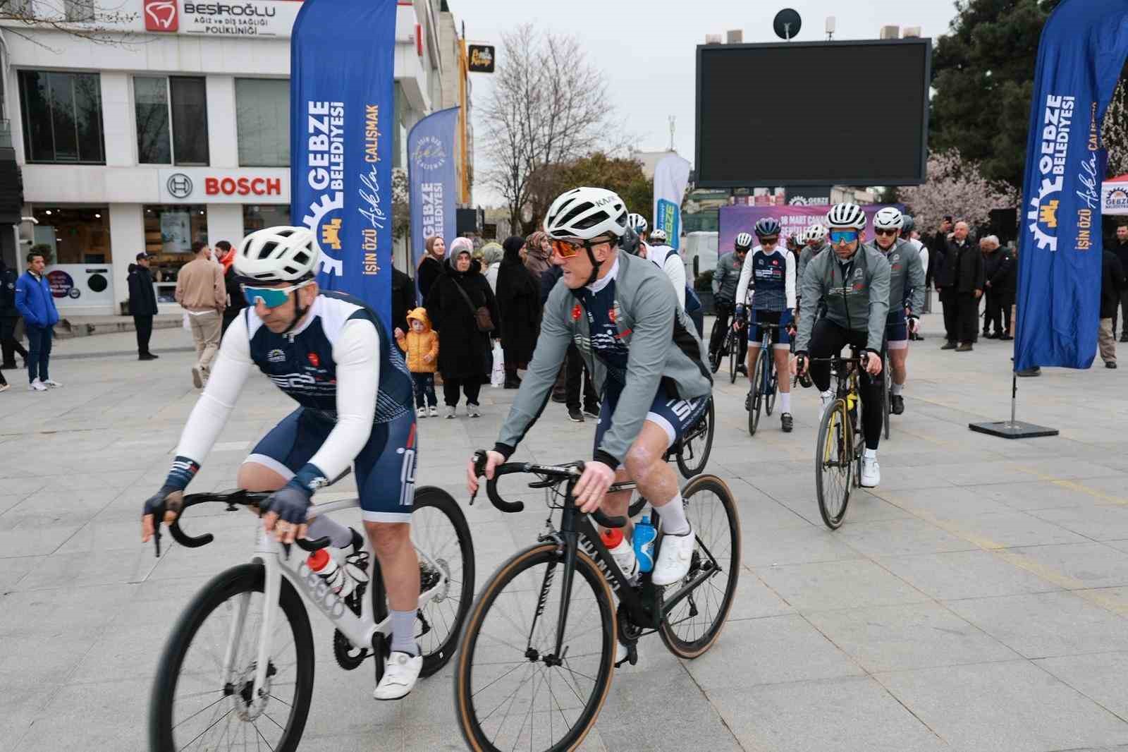 Gebze’den Çanakkale’ye pedal çevirecek bisikletliler yola çıktı
