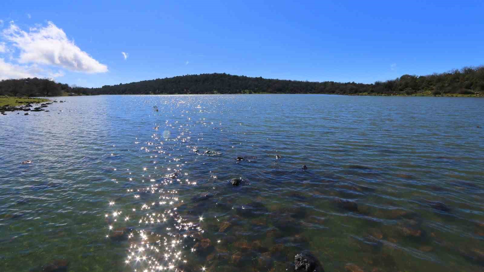 Geçen yıl tamamen kuruyan Tepegöl yeniden su tuttu
Geçen yıl tamamen kuruyan Tepegöl yeniden su tuttu