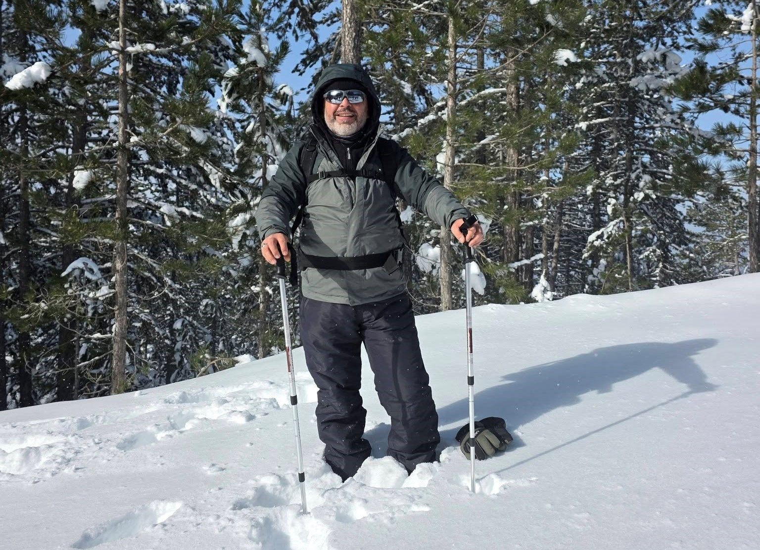 Gediz Murat Dağı Termal ve Kayak Merkezinde kar yürüyüşü
