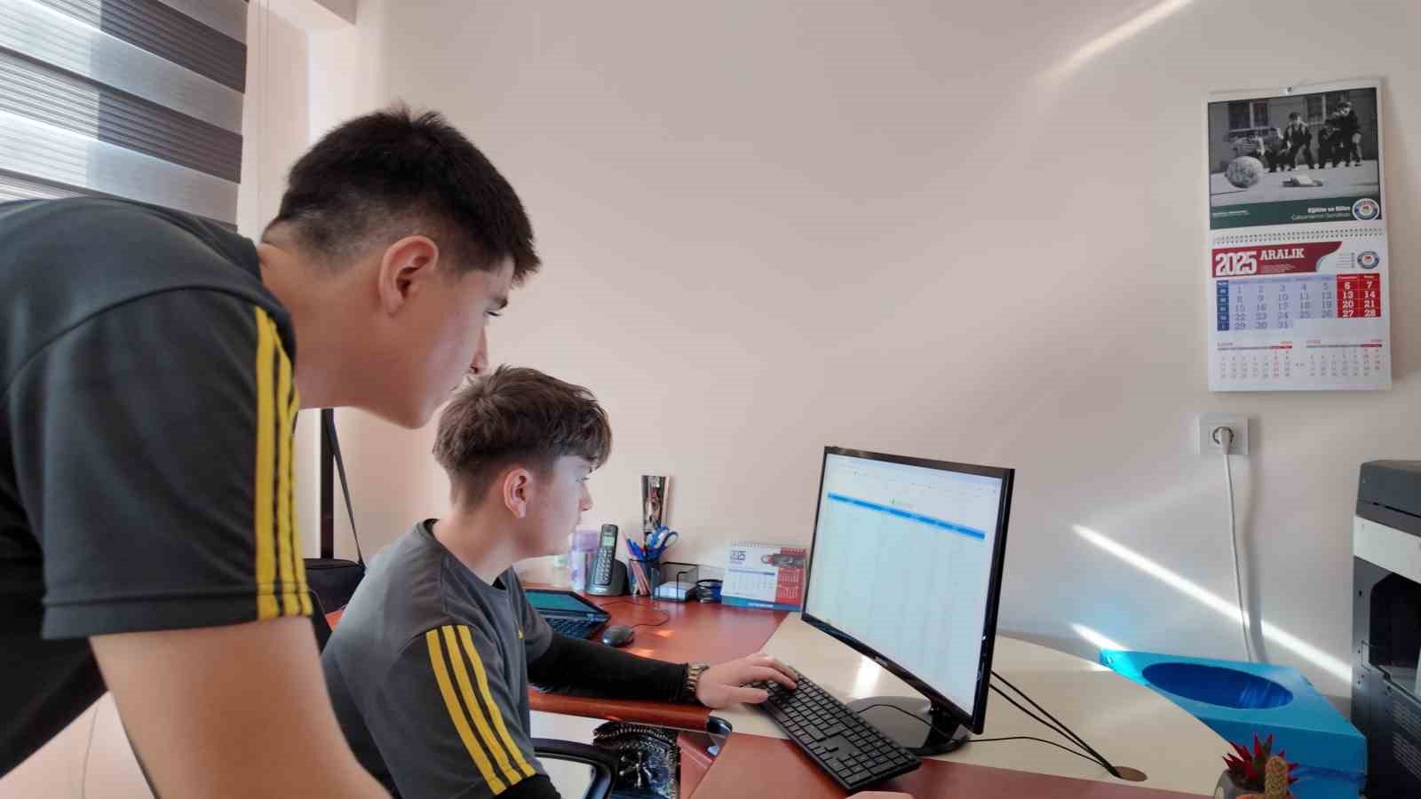 Gediz’in genç yazılımcıları dışa bağımlılığa son veriyor
