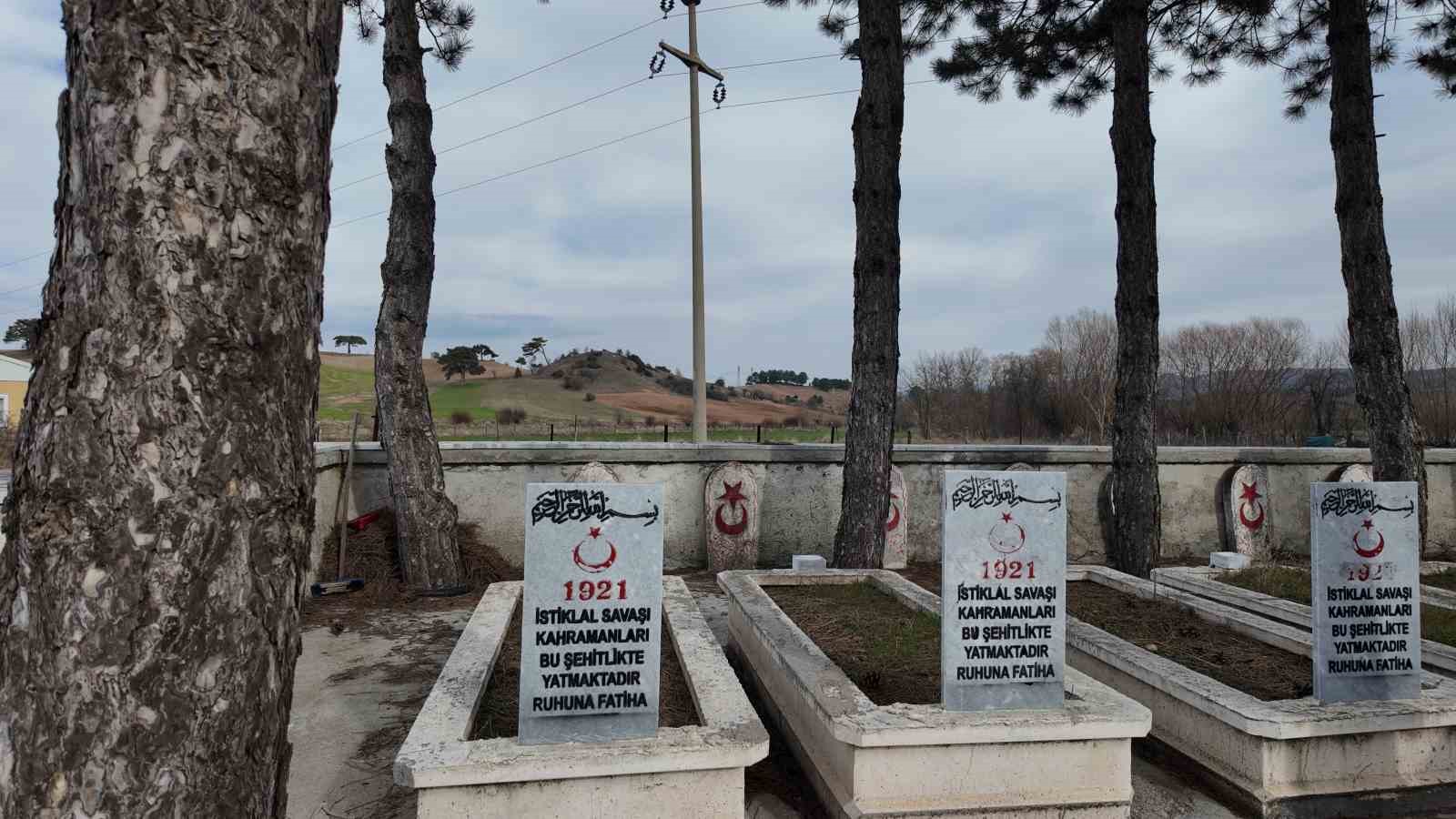 Gediz’in Yunuslar köyündeki şehitliği resmi statüye kavuştu
