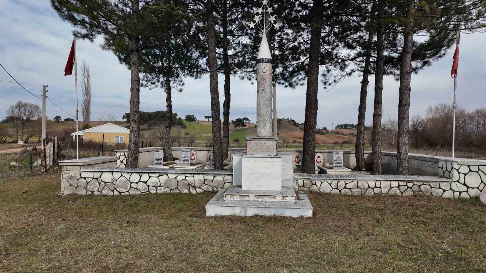 Gediz’in Yunuslar köyündeki şehitliği resmi statüye kavuştu
