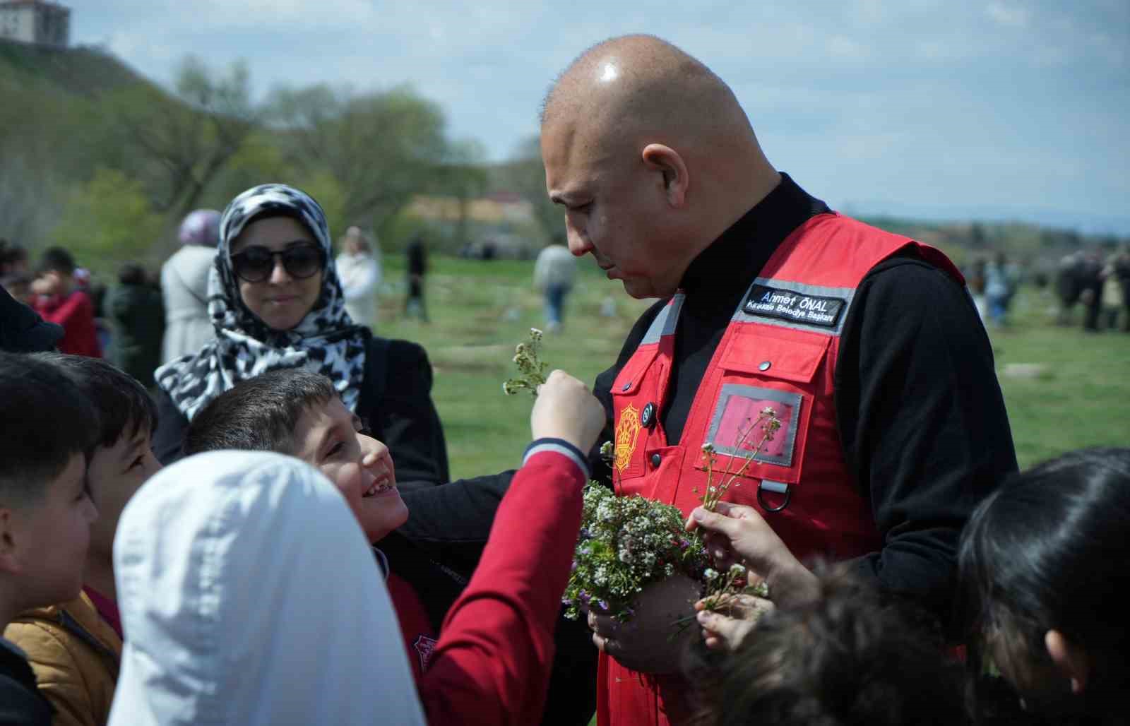 Geleceğe nefes olacak 2 bin fidan toprakla buluştu
