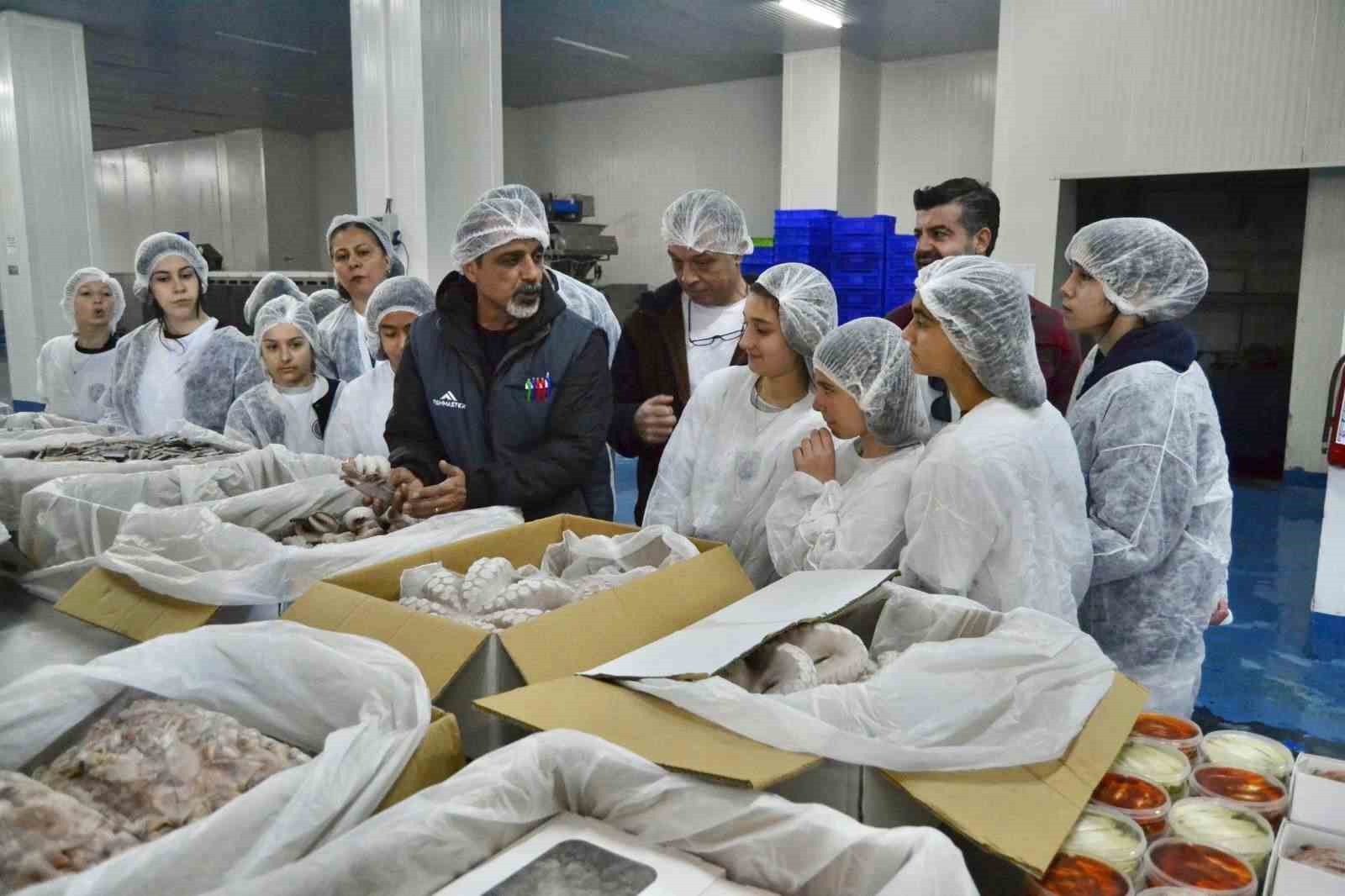 Geleceğin balıkçıları İzmir’de yetişiyor
