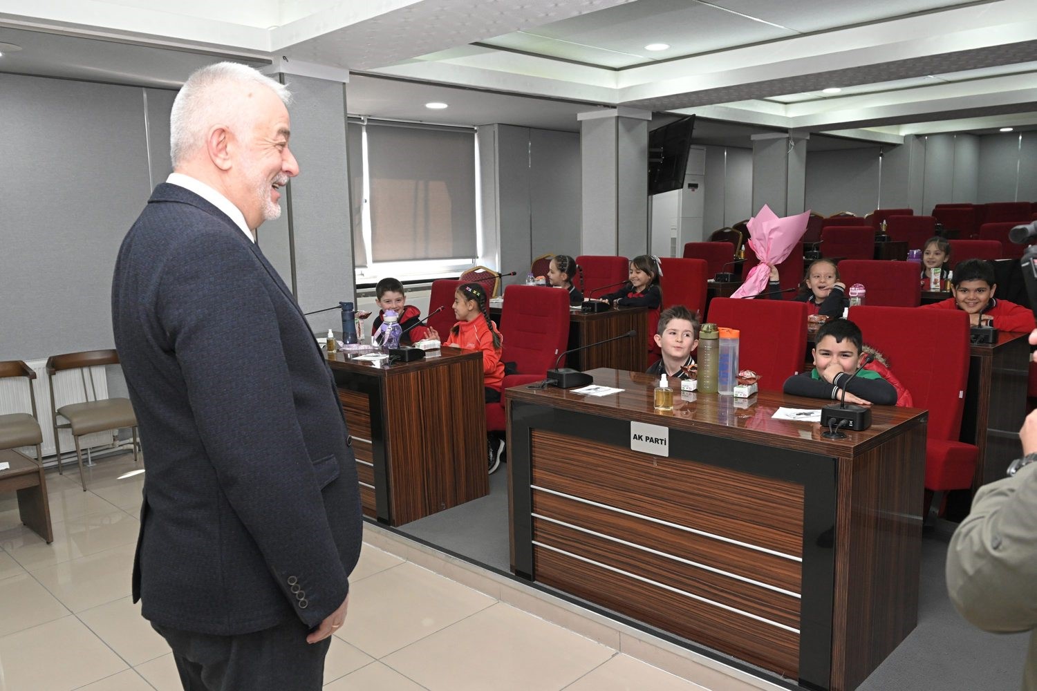 Geleceğin bireyleri yerel yönetimi yerinde tanıdı
