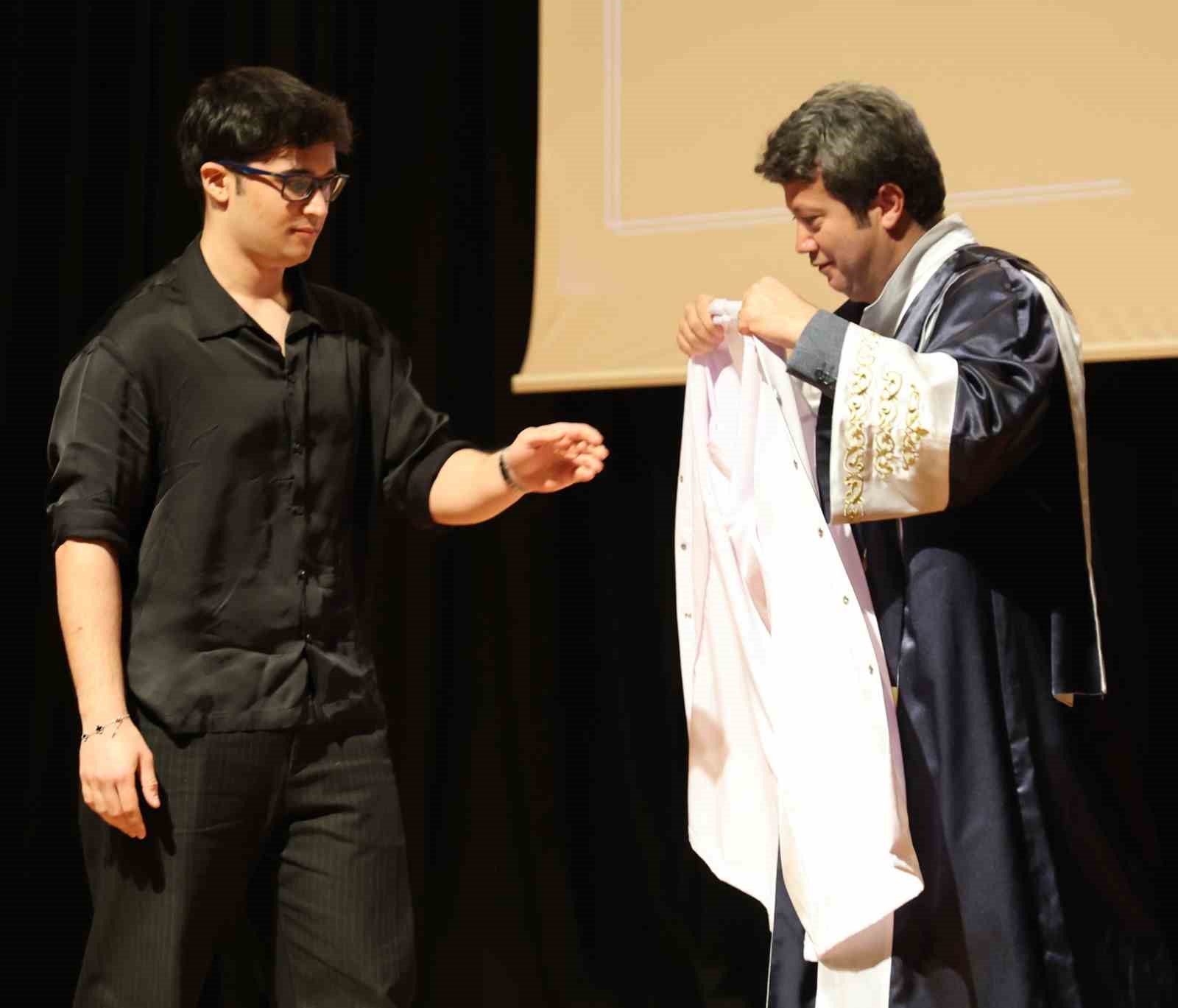 Geleceğin hekimleri ‘Beyaz önlük’ giydi
