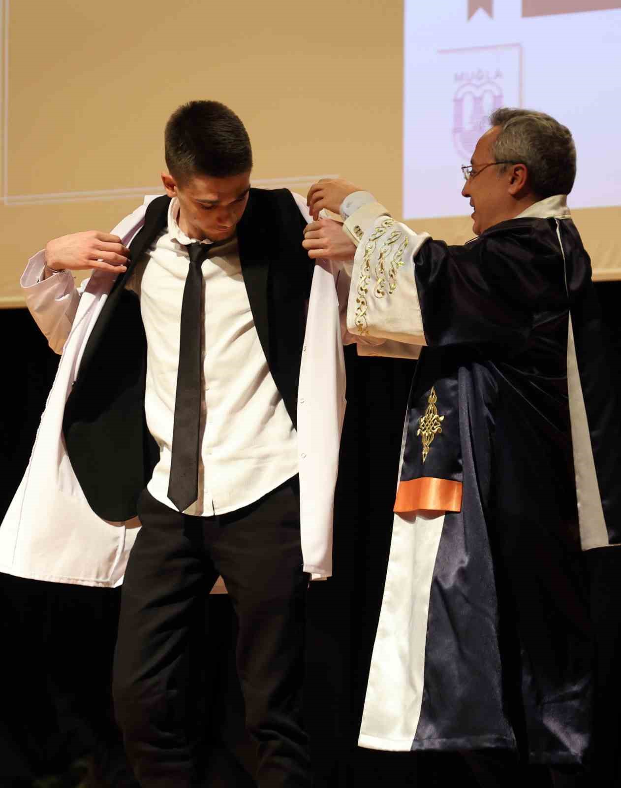 Geleceğin hekimleri ‘Beyaz önlük’ giydi
