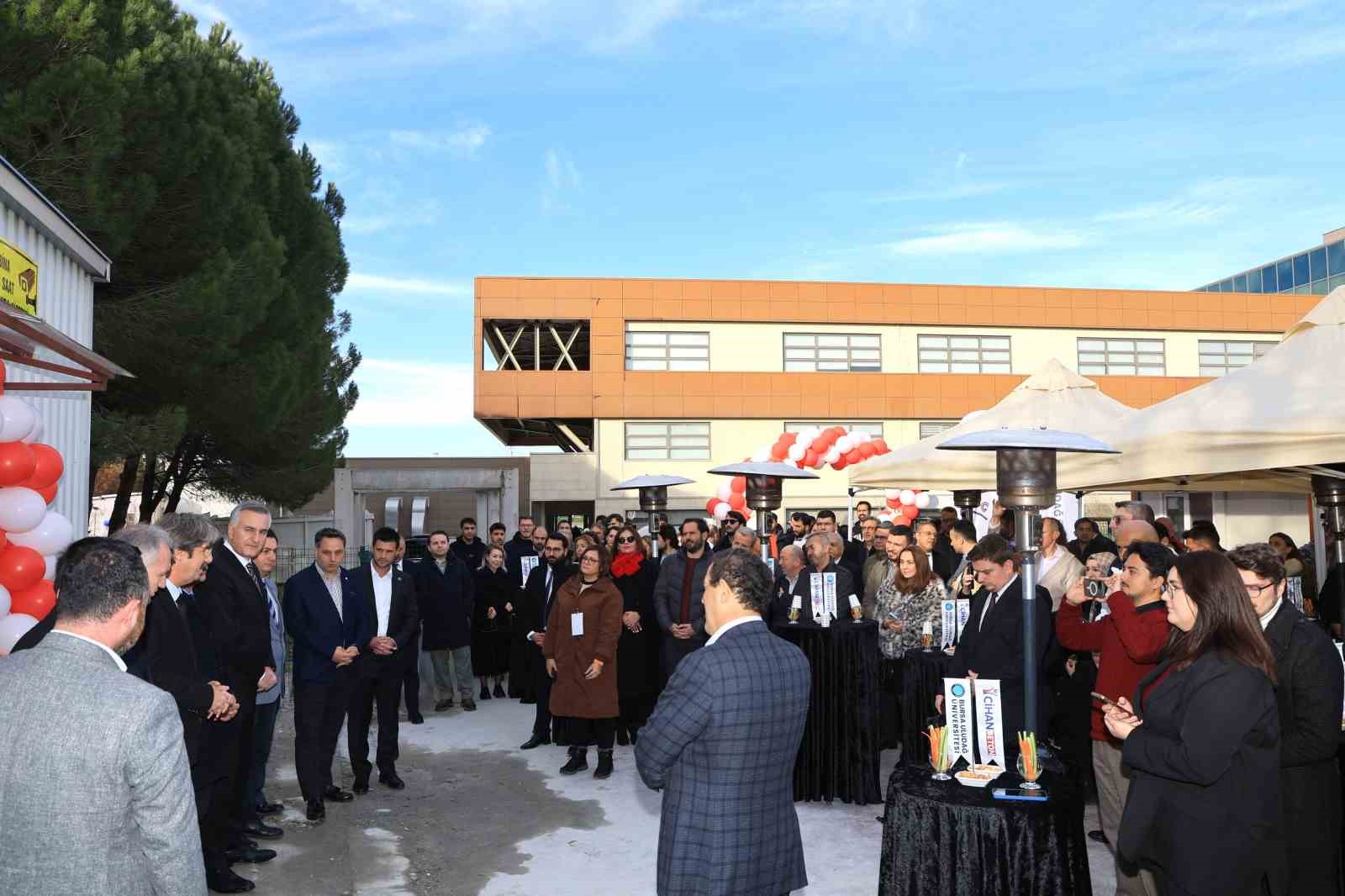 Geleceğin inşaat teknolojisine önemli katkı sağlayacak laboratuvar BUÜ’de hizmete açıldı
Geleceğin inşaat teknolojisine önemli katkı sağlayacak laboratuvar BUÜ’de hizmete açıldı