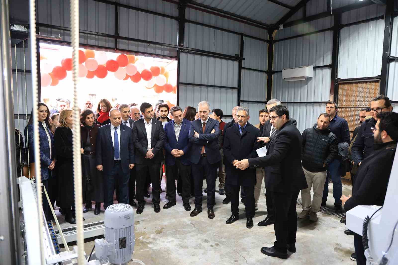 Geleceğin inşaat teknolojisine önemli katkı sağlayacak laboratuvar BUÜ’de hizmete açıldı
Geleceğin inşaat teknolojisine önemli katkı sağlayacak laboratuvar BUÜ’de hizmete açıldı