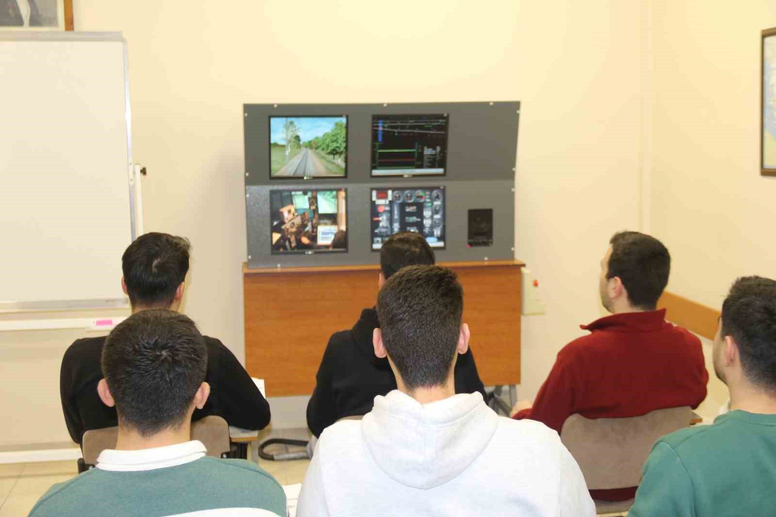 Geleceğin makinistleri bu merkezde yetişiyor
Geleceğin makinistleri bu merkezde yetişiyor