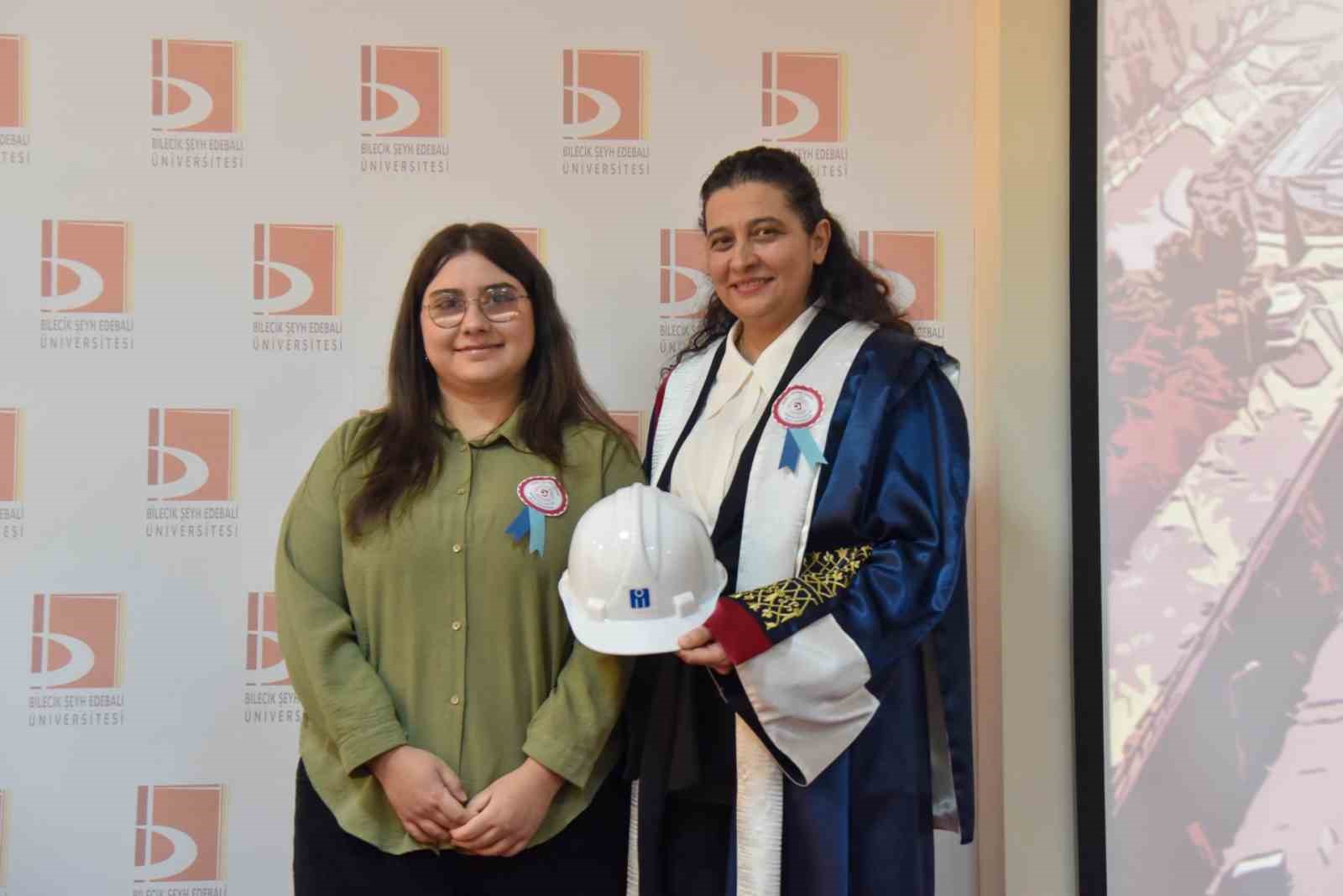 Geleceğin mühendisleri ilk baretlerini taktı
Geleceğin mühendisleri ilk baretlerini taktı