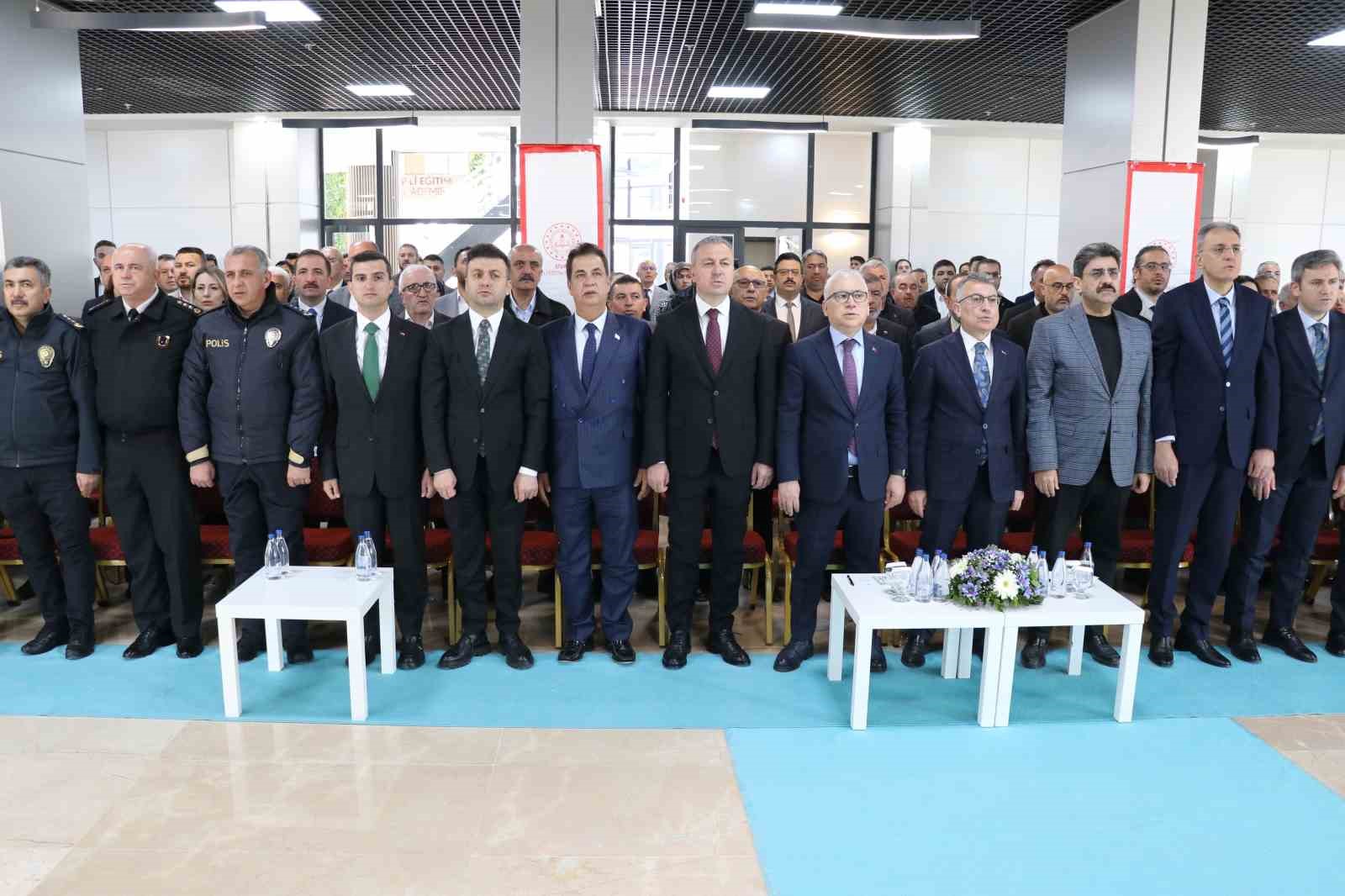 Geleceğin öğretmenleri bu akademide yetişiyor
