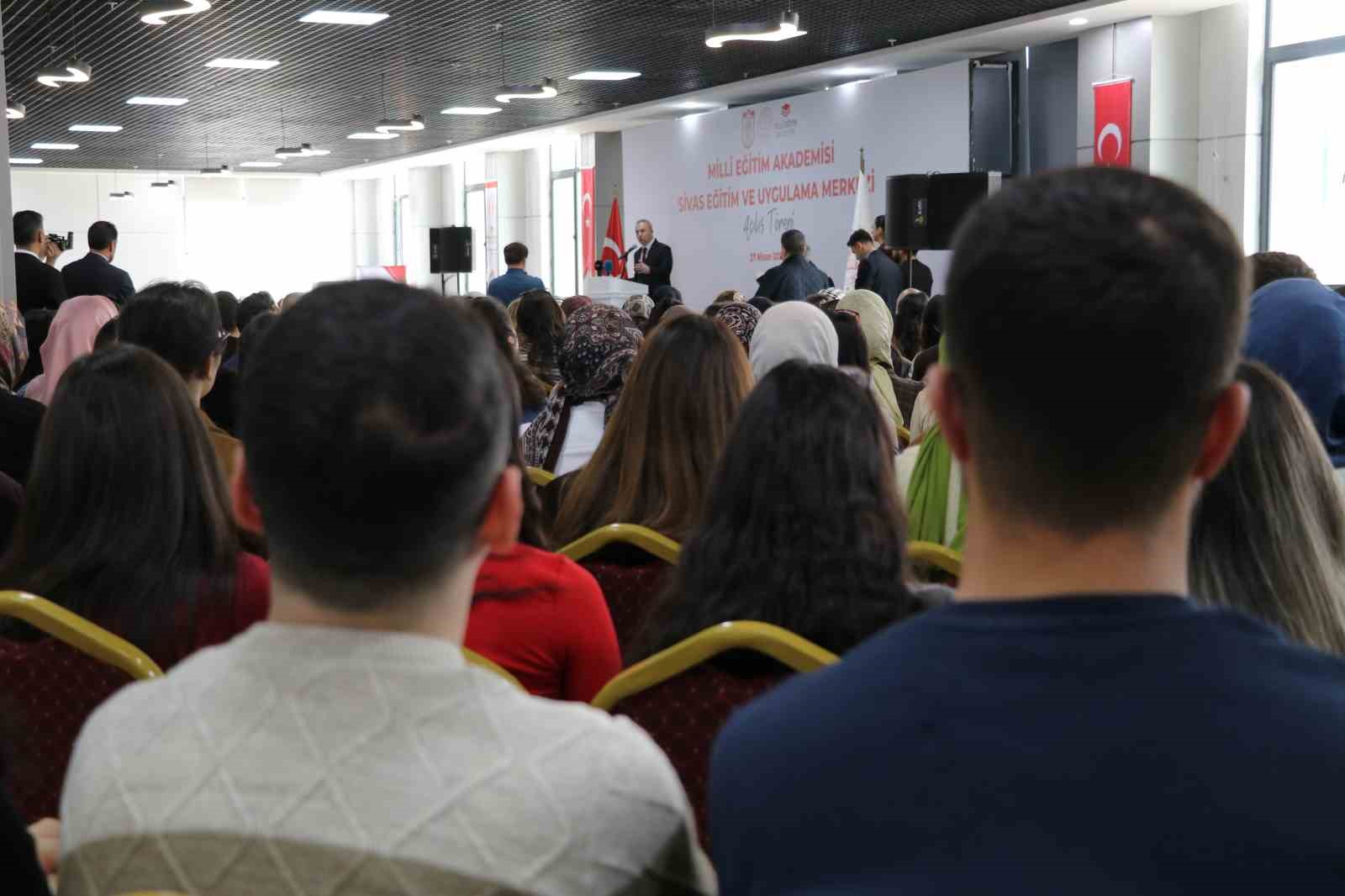 Geleceğin öğretmenleri bu akademide yetişiyor
