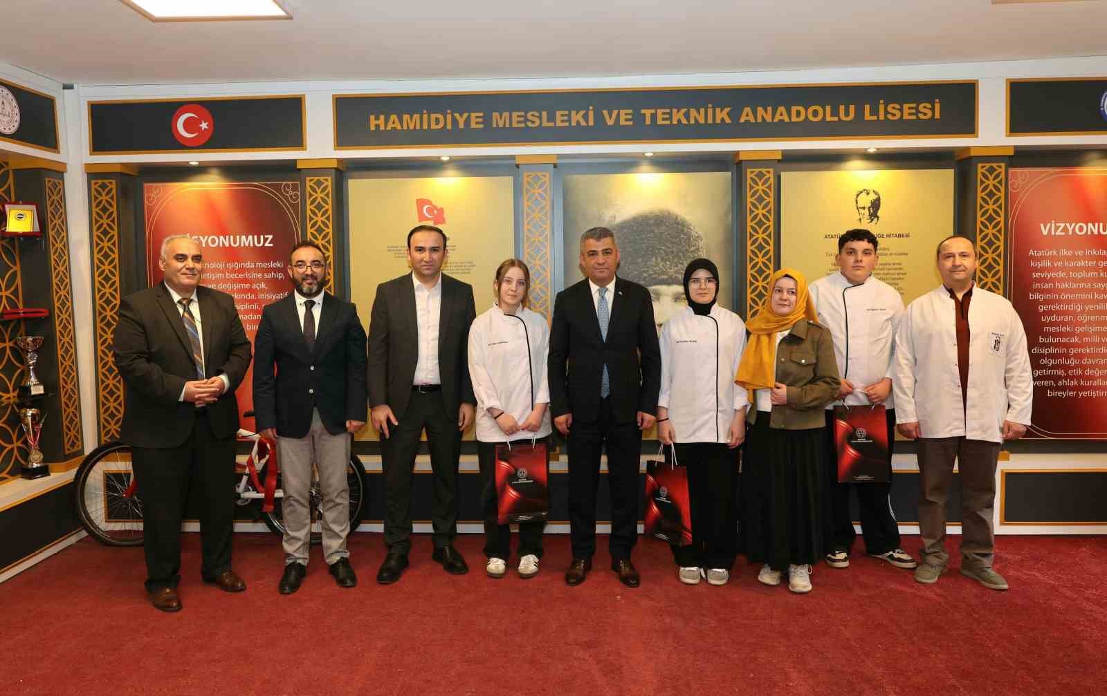 Geleceğin şeflerinden büyük başarı
