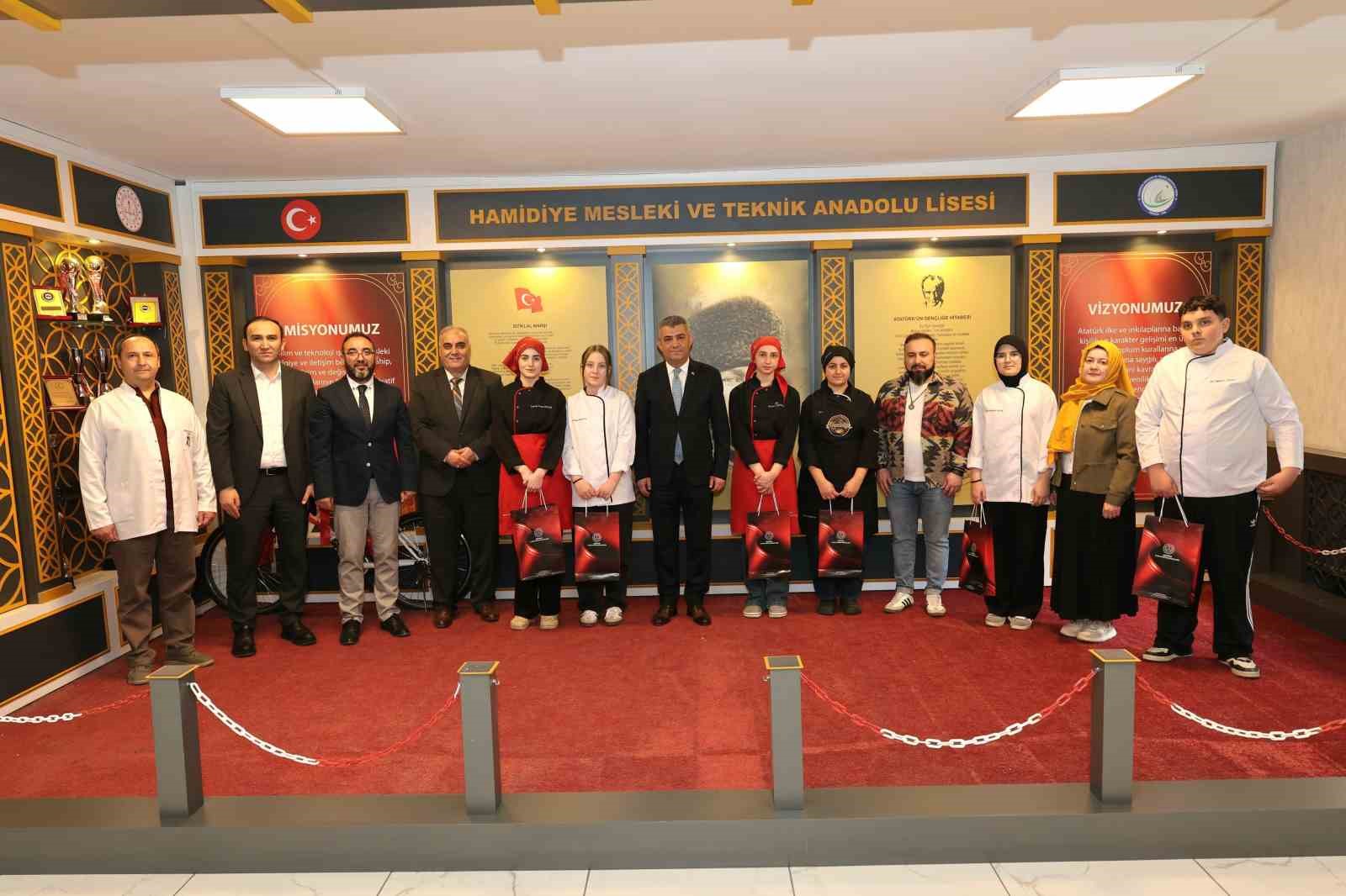 Geleceğin şeflerinden büyük başarı
