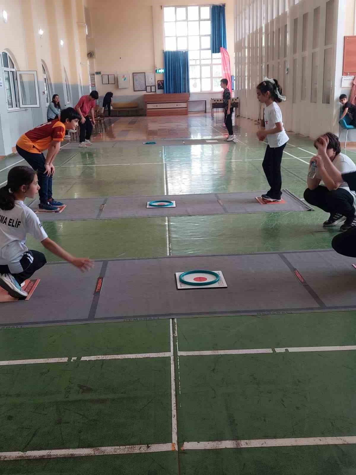 Geleceğin sporcuları antrenmanlarına devam ediyor
