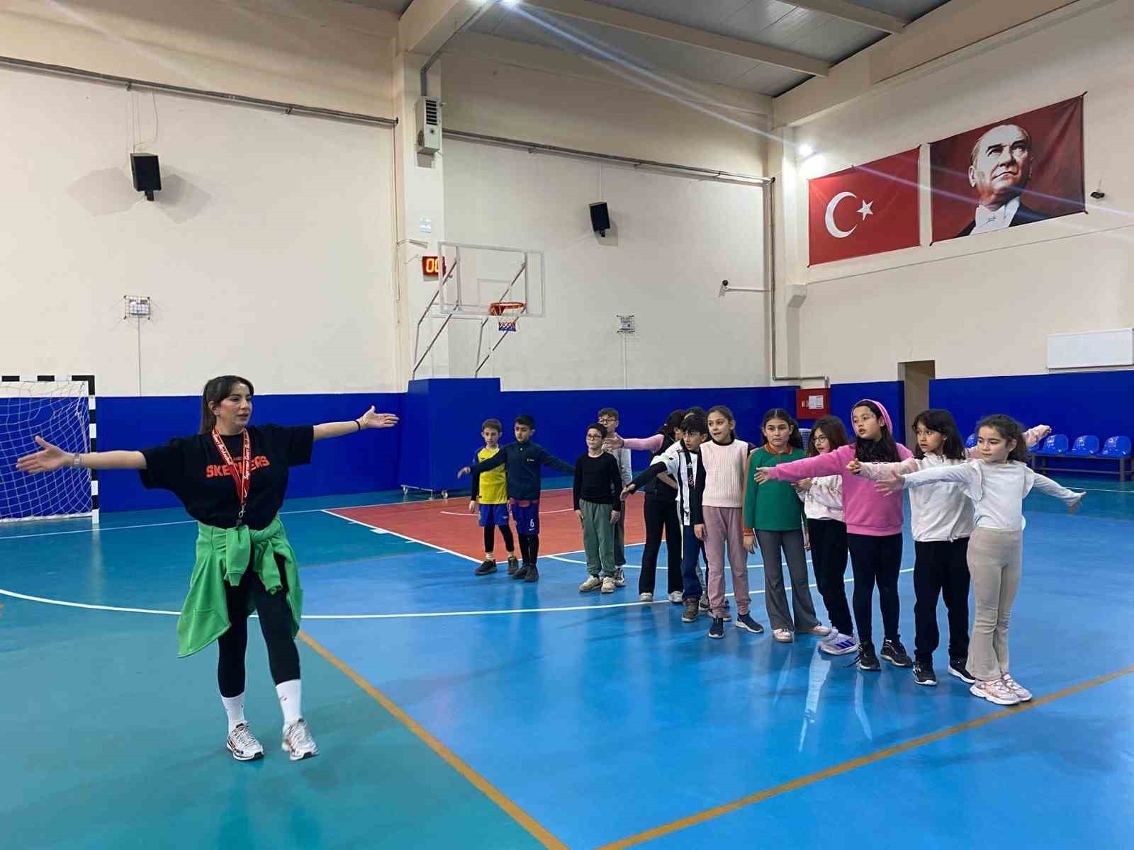 Geleceğin sporcuları için antrenmanlar devam ediyor
