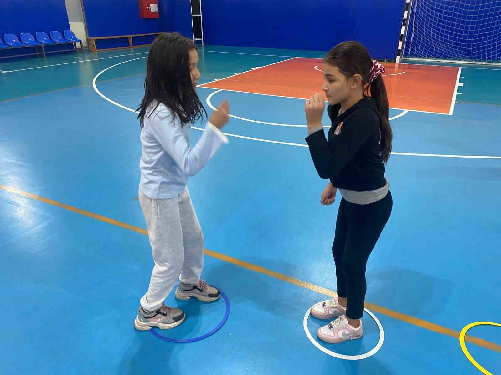 Geleceğin sporcuları için antrenmanlar devam ediyor
