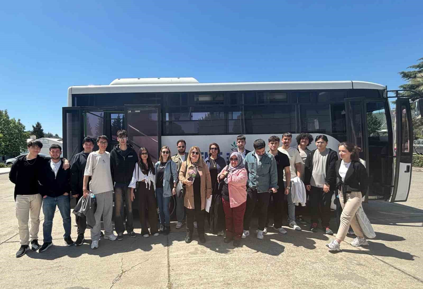 Geleceğin yazılımcılarından minik kalplere dokunuş
