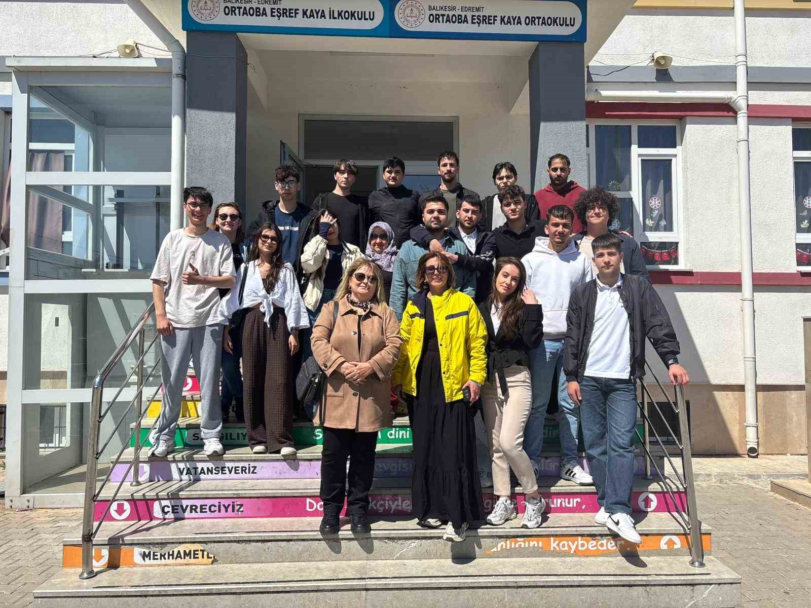 Geleceğin yazılımcılarından minik kalplere dokunuş
