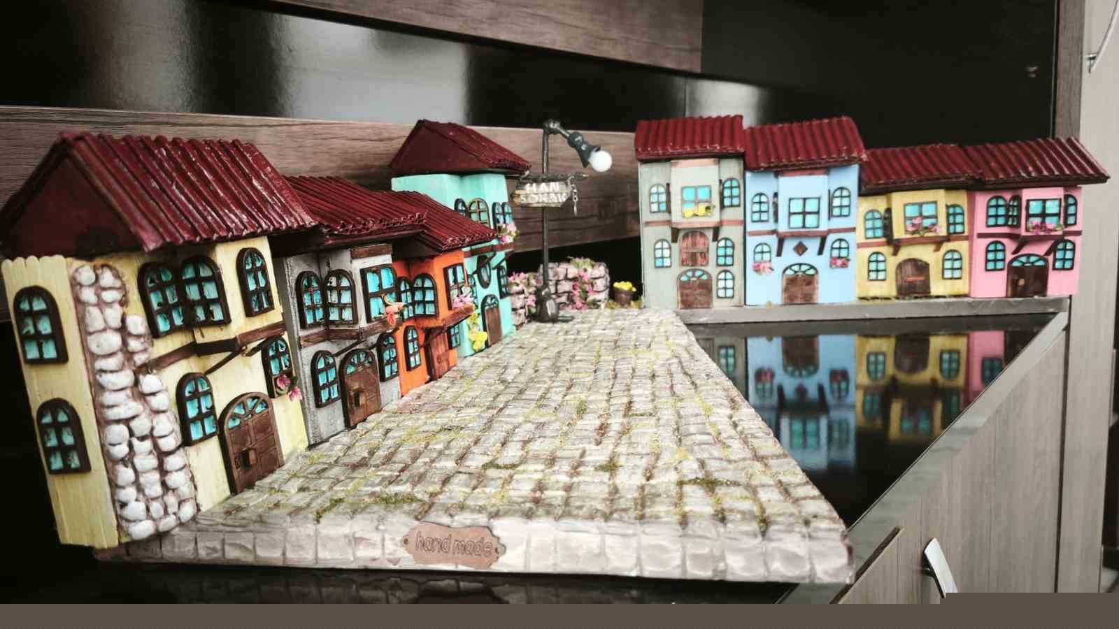 Geleneksel Akşehir evleri minyatür olarak üretiliyor
