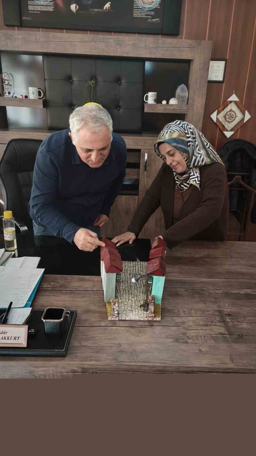 Geleneksel Akşehir evleri minyatür olarak üretiliyor
