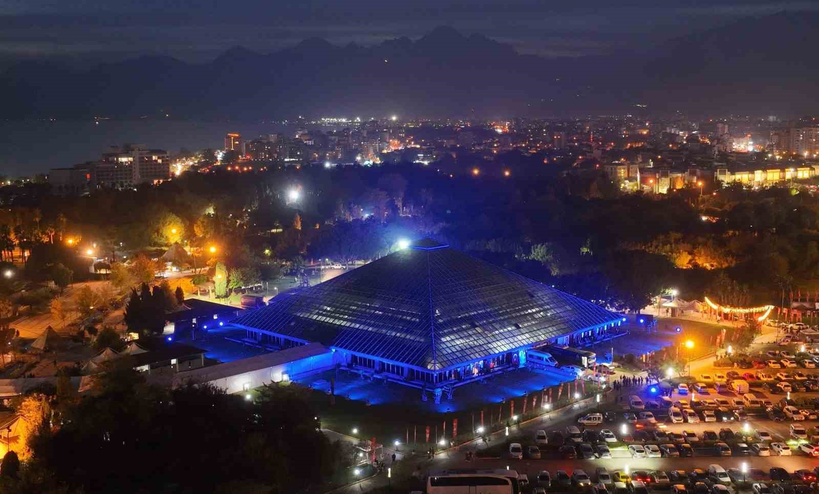 Geleneksel Ramazan Şenlikleri bu yıl Cam Piramit’te düzenlenecek
